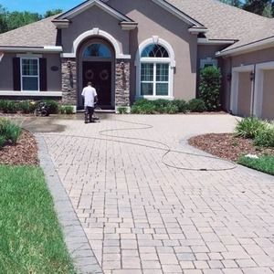 Meet your Posher, Dina